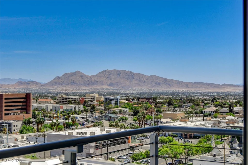 200 Hoover, Las Vegas, NV 89101