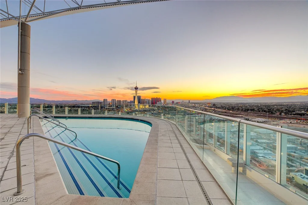 200 Hoover, Las Vegas, NV 89101