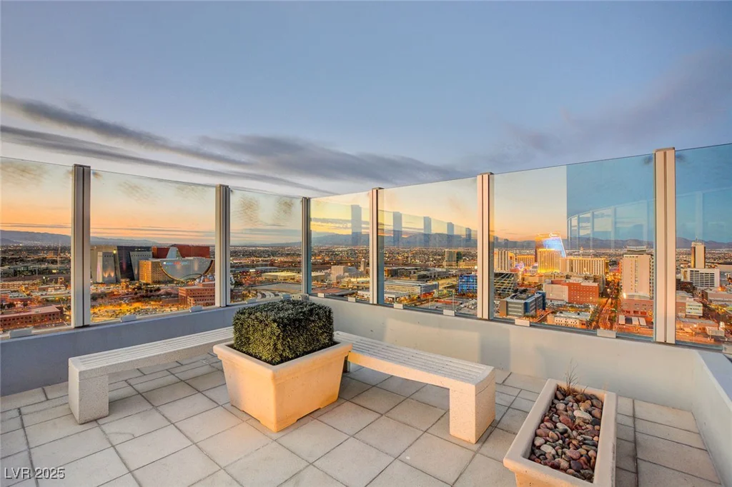 200 Hoover, Las Vegas, NV 89101