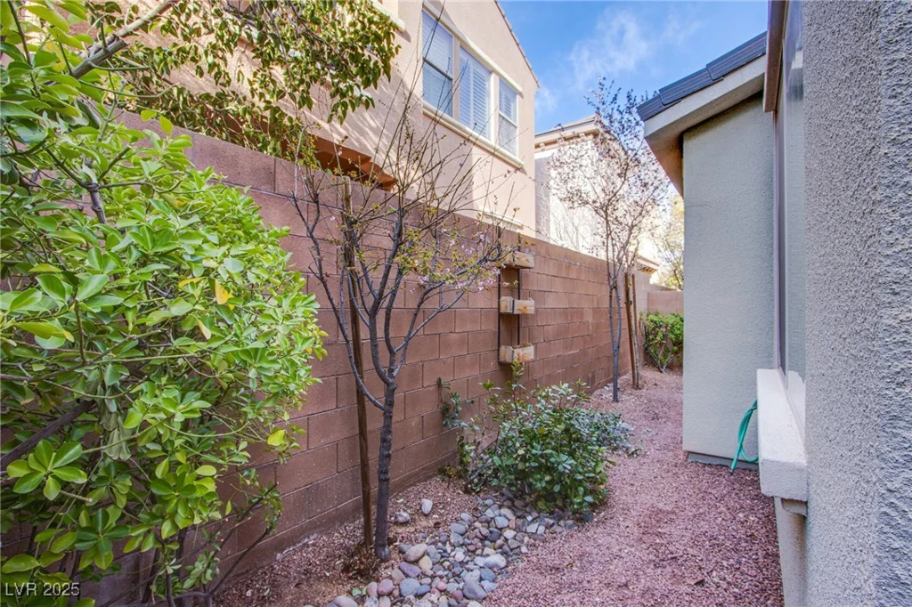 11242 ALMADOR VISTA, Las Vegas, NV 89135