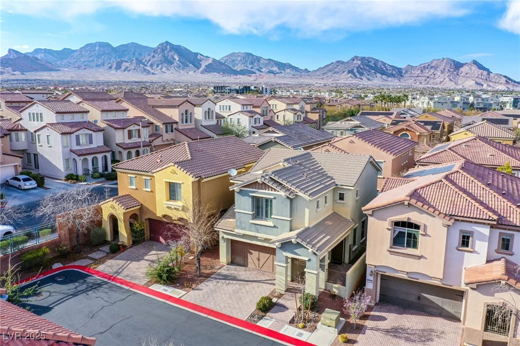 11242 ALMADOR VISTA, Las Vegas, NV 89135
