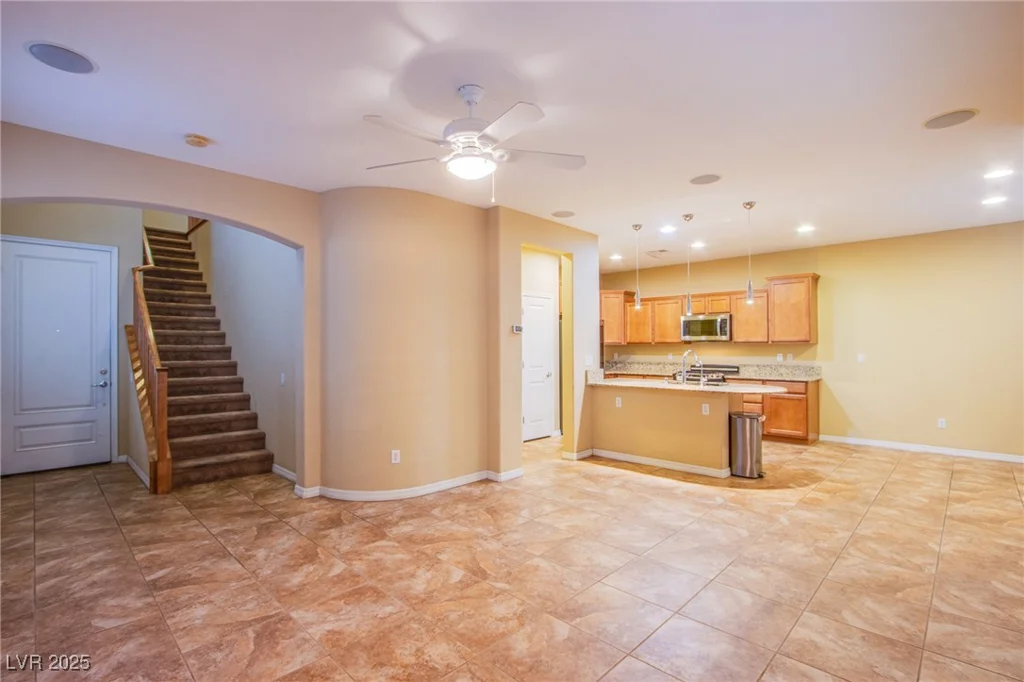 11242 ALMADOR VISTA, Las Vegas, NV 89135