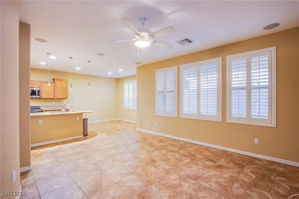 11242 ALMADOR VISTA, Las Vegas, NV 89135