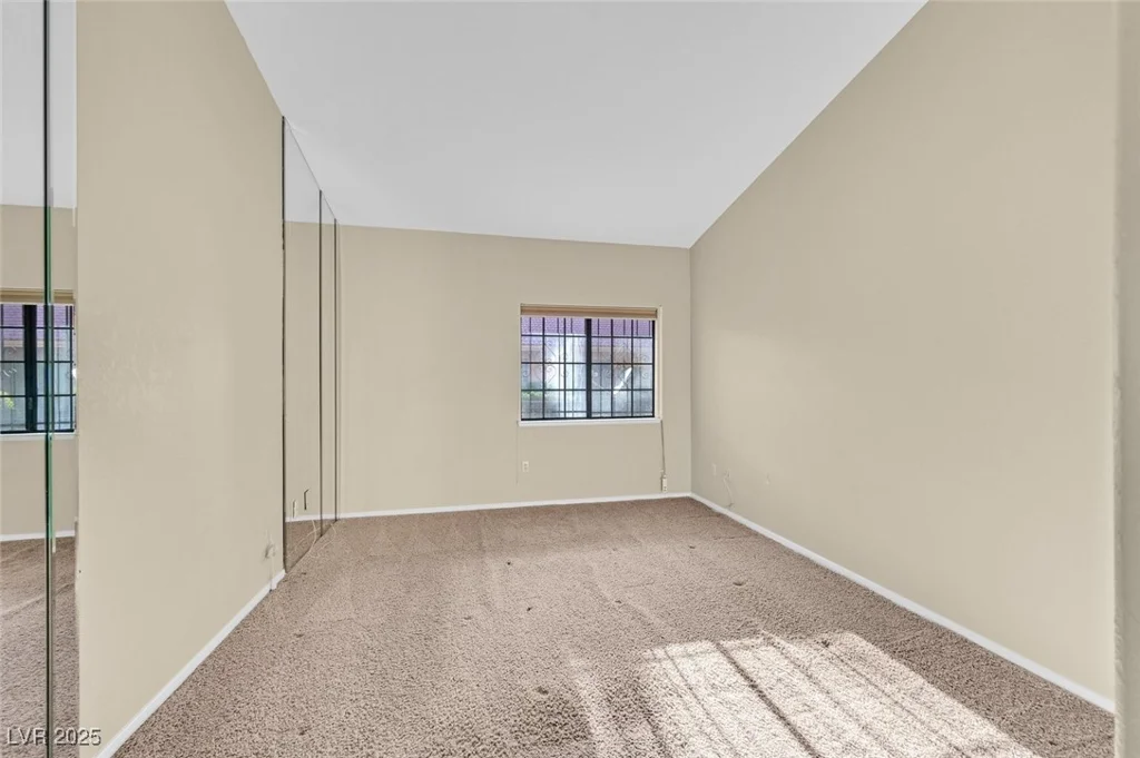 2851 Valley View, Las Vegas, NV 89102