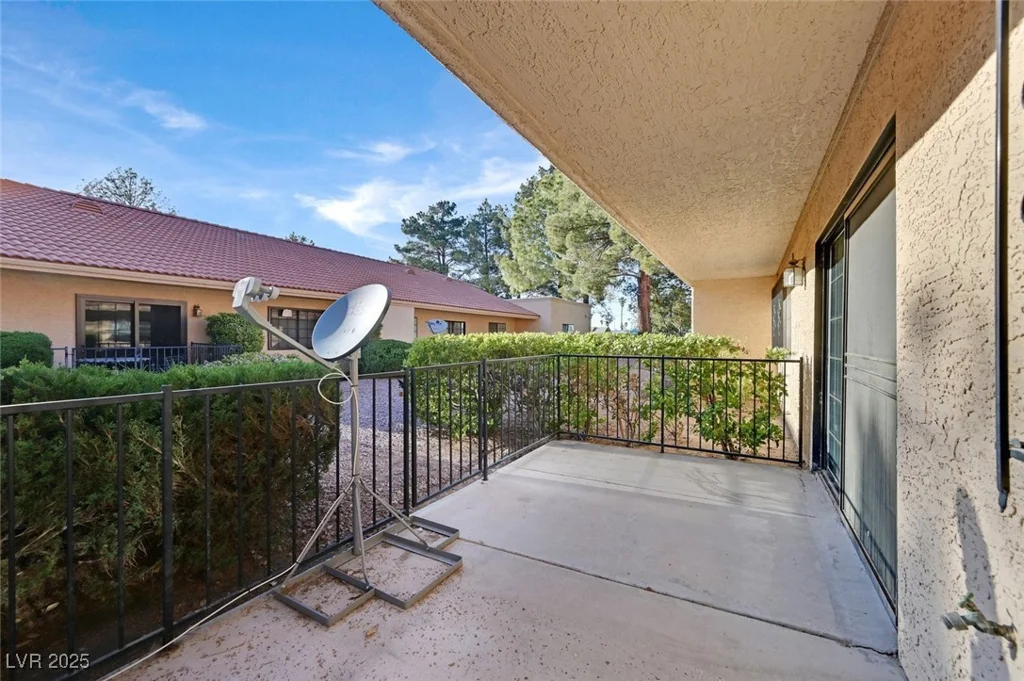 2851 Valley View, Las Vegas, NV 89102