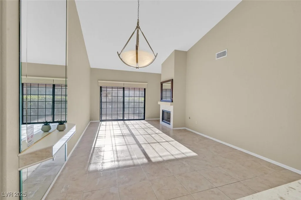 2851 Valley View, Las Vegas, NV 89102