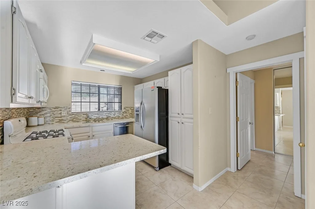 2851 Valley View, Las Vegas, NV 89102