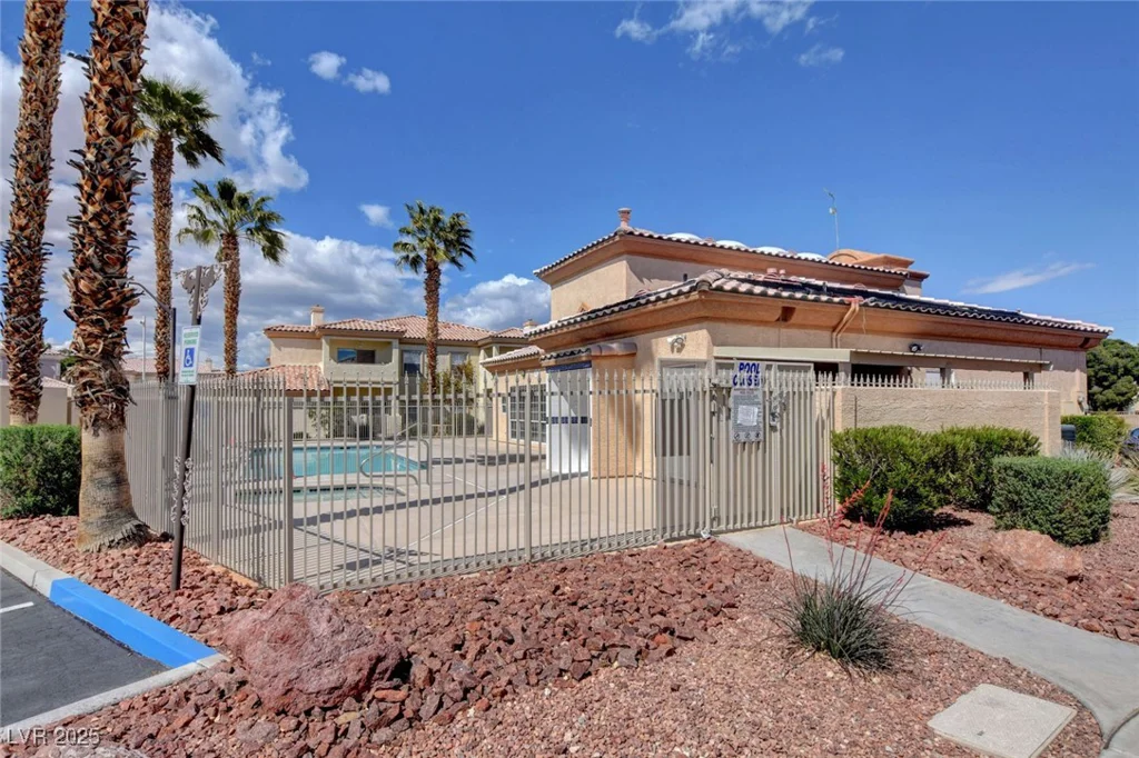 6916 Dorita, Las Vegas, NV 89108