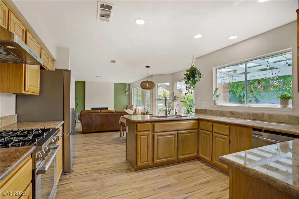 5609 Red Bluff, Las Vegas, NV 89130