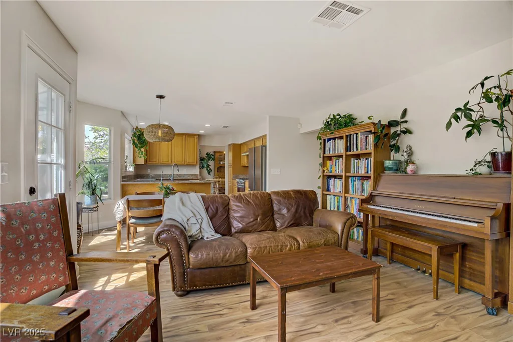 5609 Red Bluff, Las Vegas, NV 89130