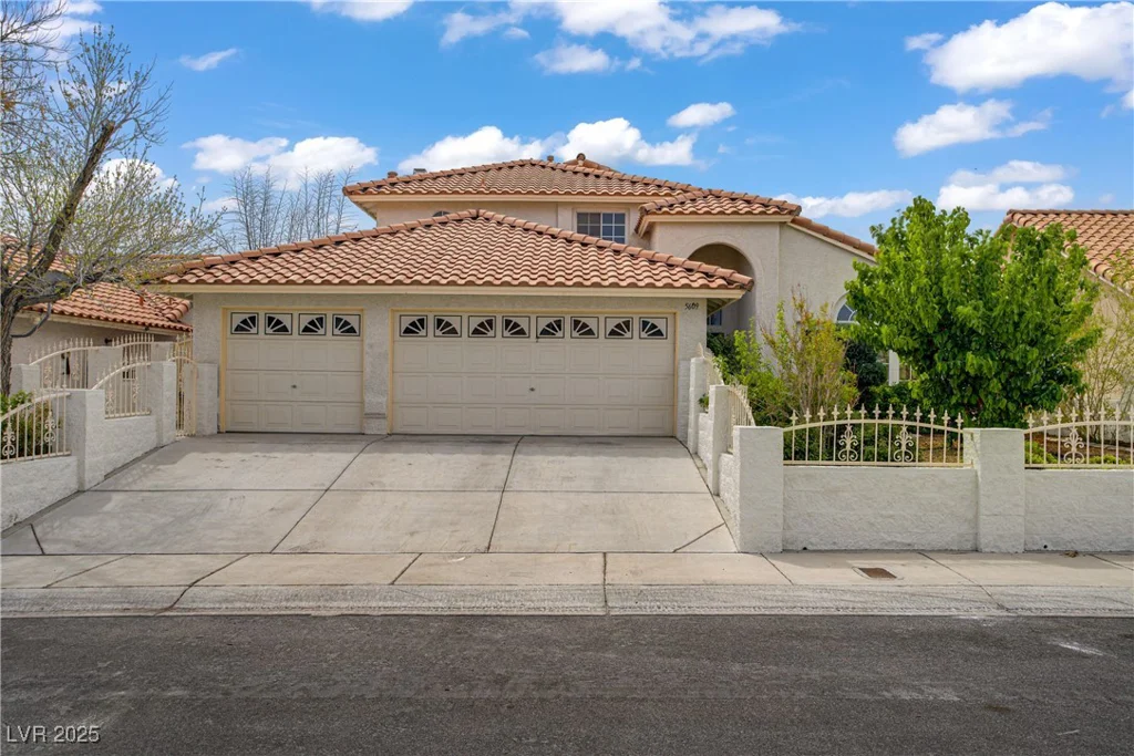 5609 Red Bluff, Las Vegas, NV 89130