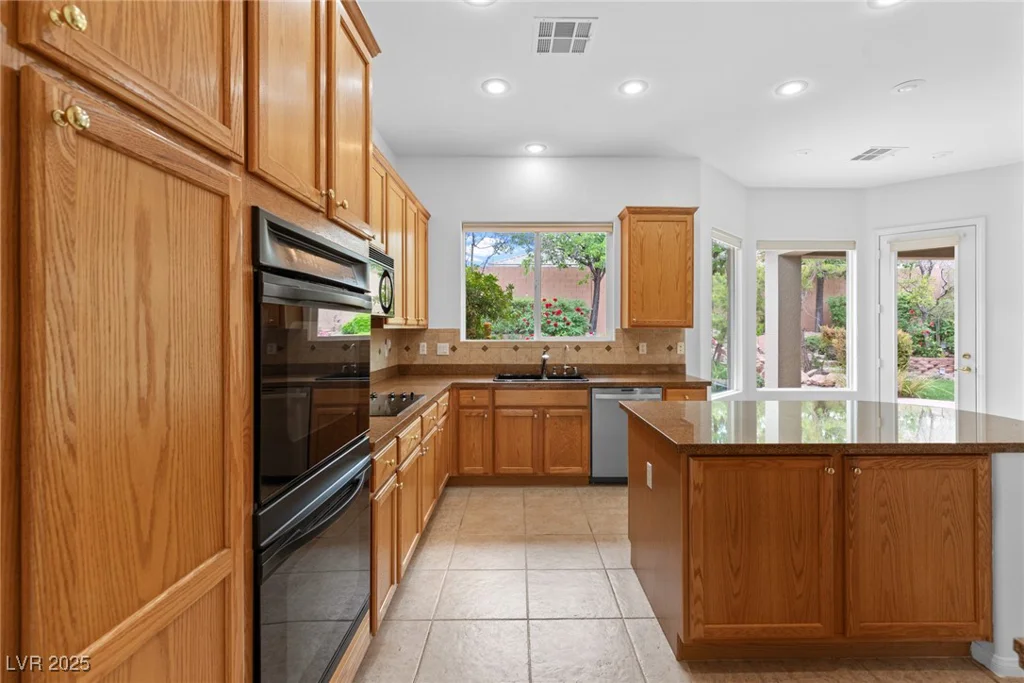 3483 French Daisy, Las Vegas, NV 89135