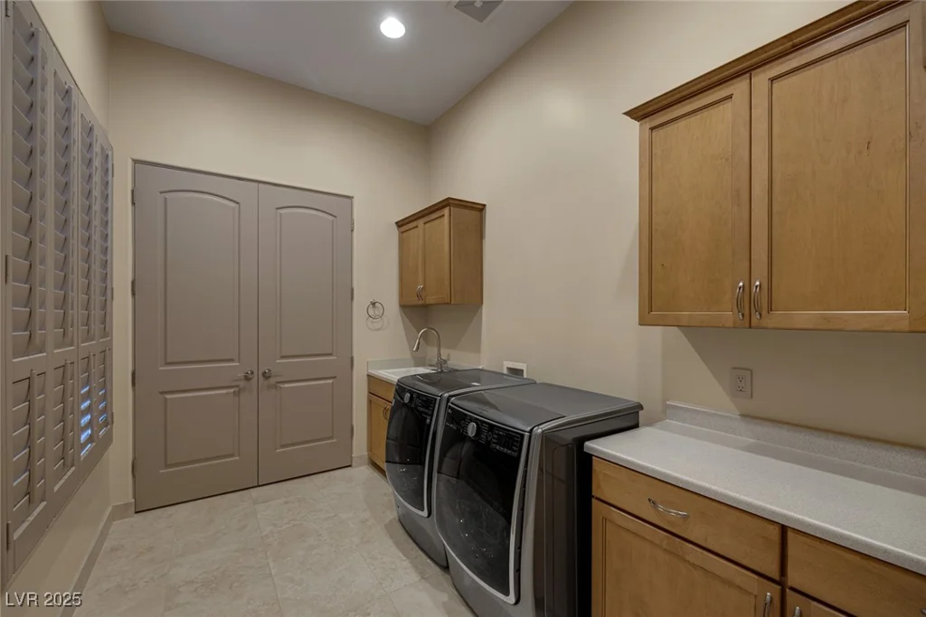 1665 Liege, Henderson, NV 89012