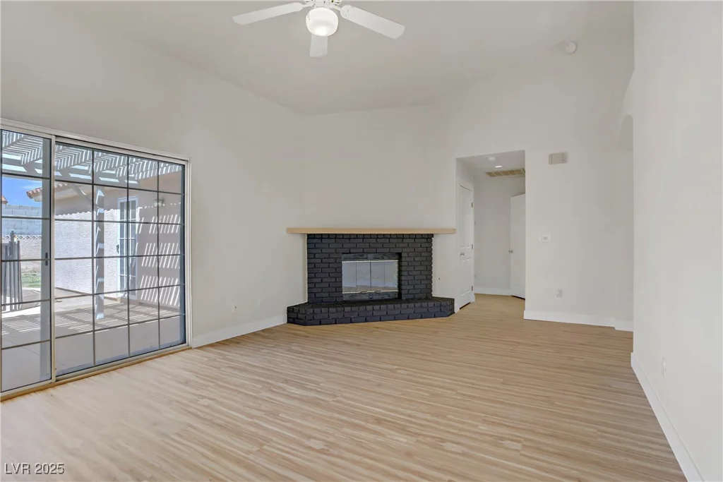 6332 Sierra Pines, Las Vegas, NV 89130