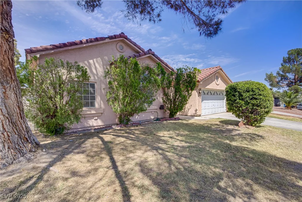 6332 Sierra Pines, Las Vegas, NV 89130