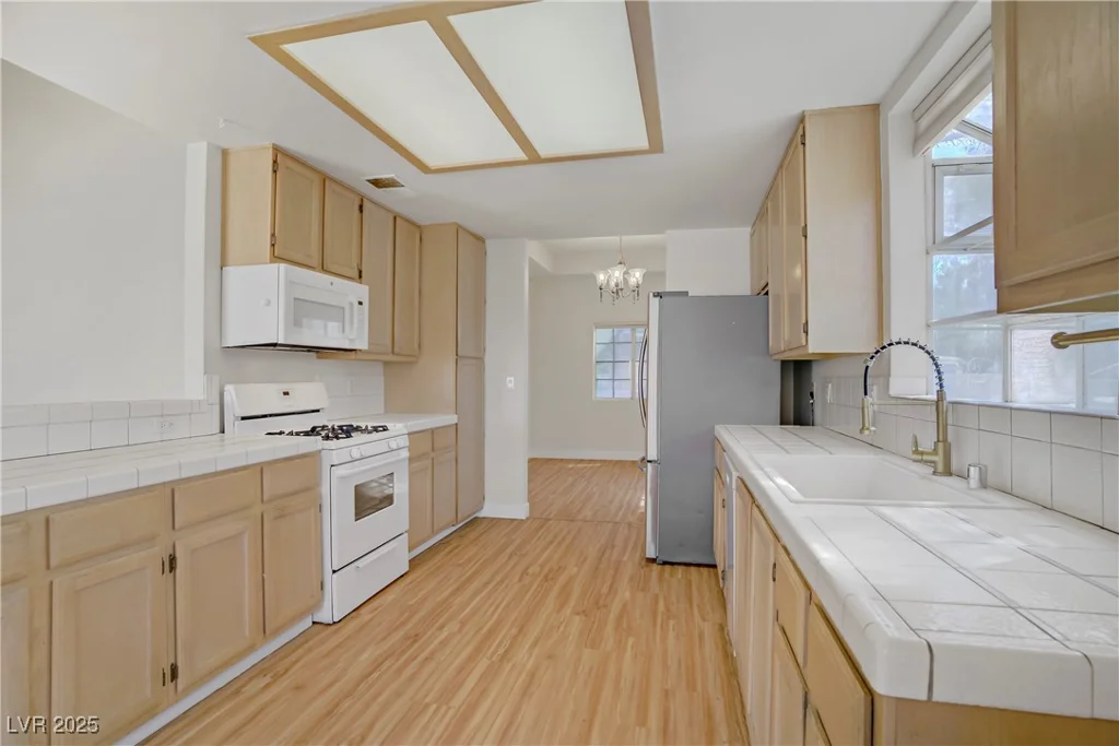 6332 Sierra Pines, Las Vegas, NV 89130