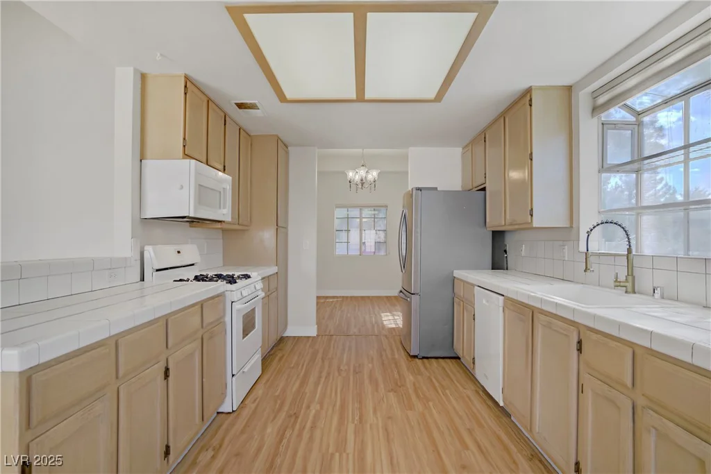 6332 Sierra Pines, Las Vegas, NV 89130