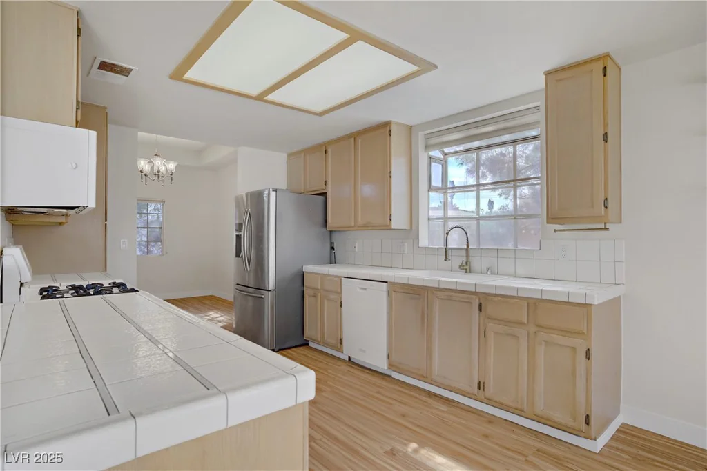 6332 Sierra Pines, Las Vegas, NV 89130