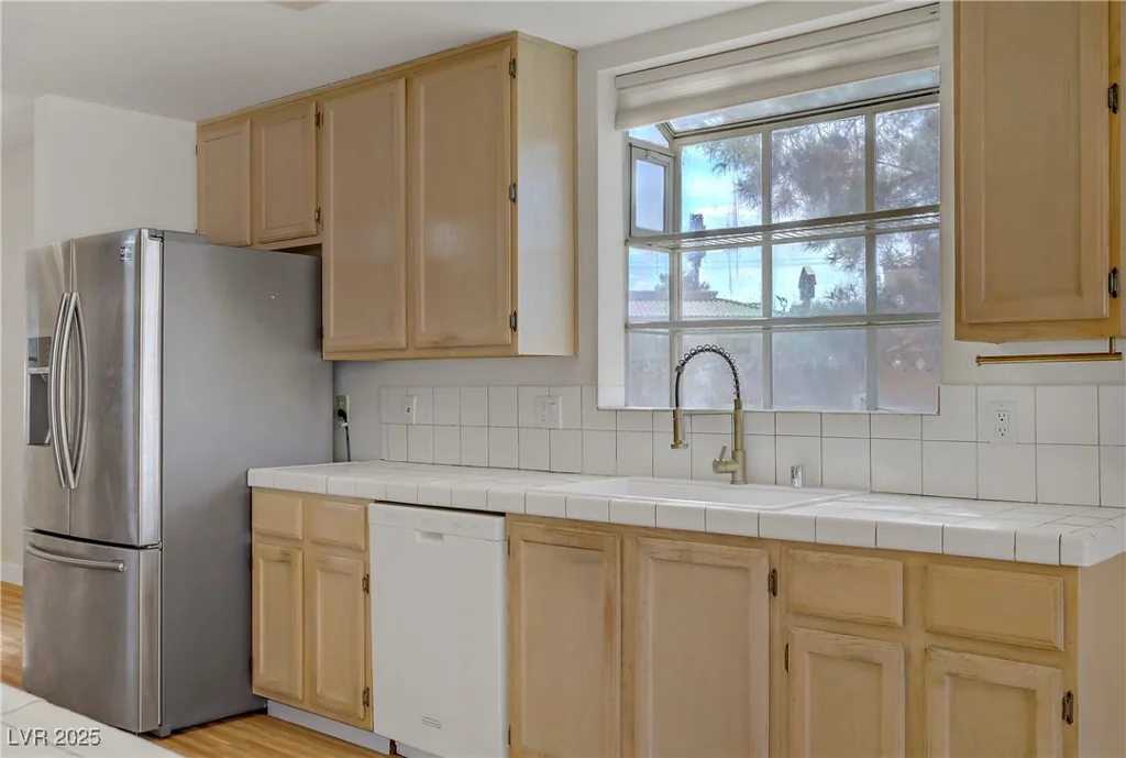 6332 Sierra Pines, Las Vegas, NV 89130