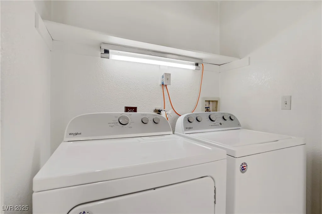 6332 Sierra Pines, Las Vegas, NV 89130