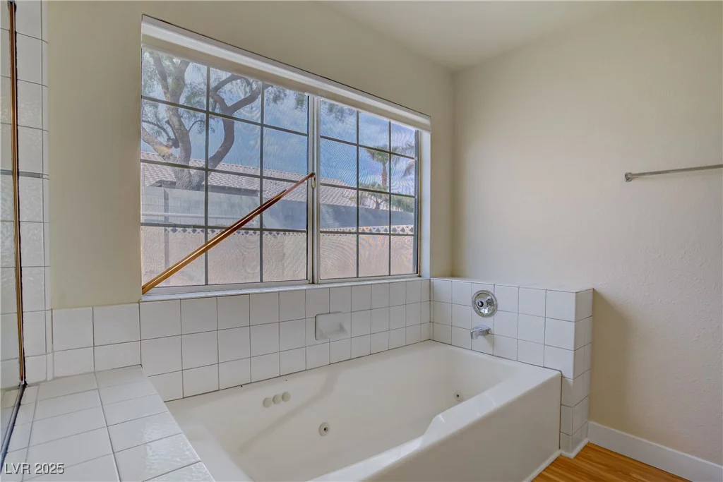 6332 Sierra Pines, Las Vegas, NV 89130