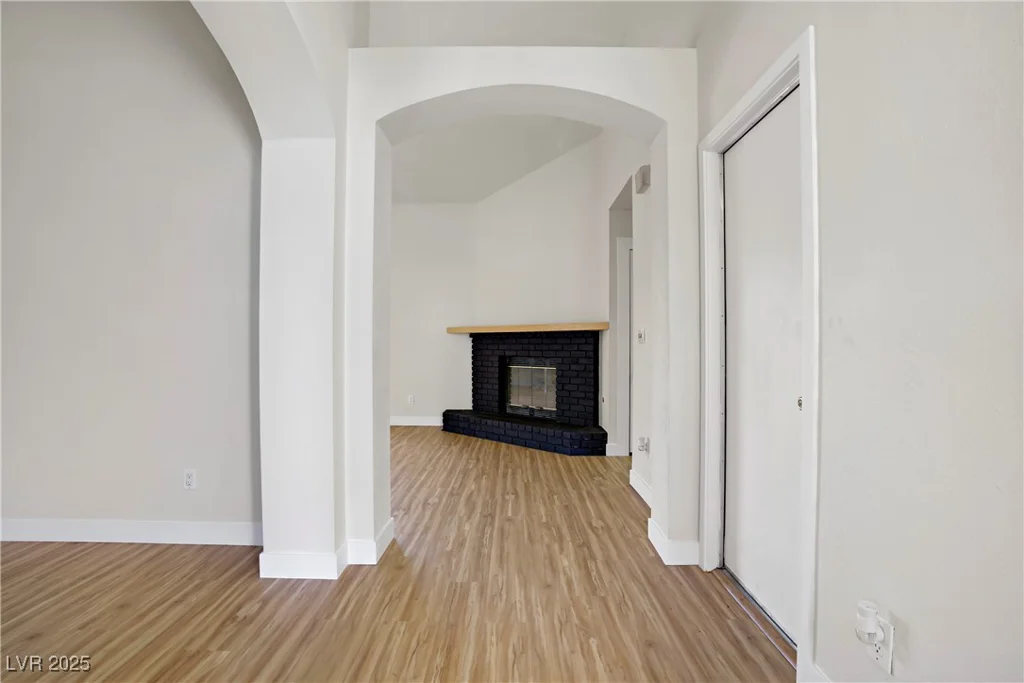 6332 Sierra Pines, Las Vegas, NV 89130