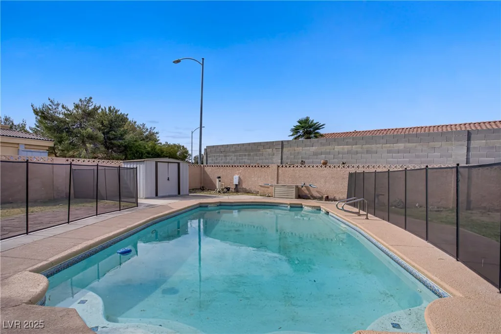 6332 Sierra Pines, Las Vegas, NV 89130