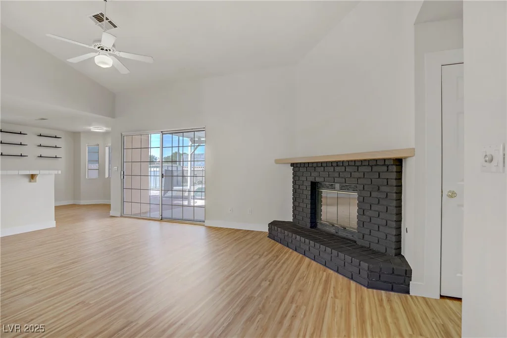 6332 Sierra Pines, Las Vegas, NV 89130