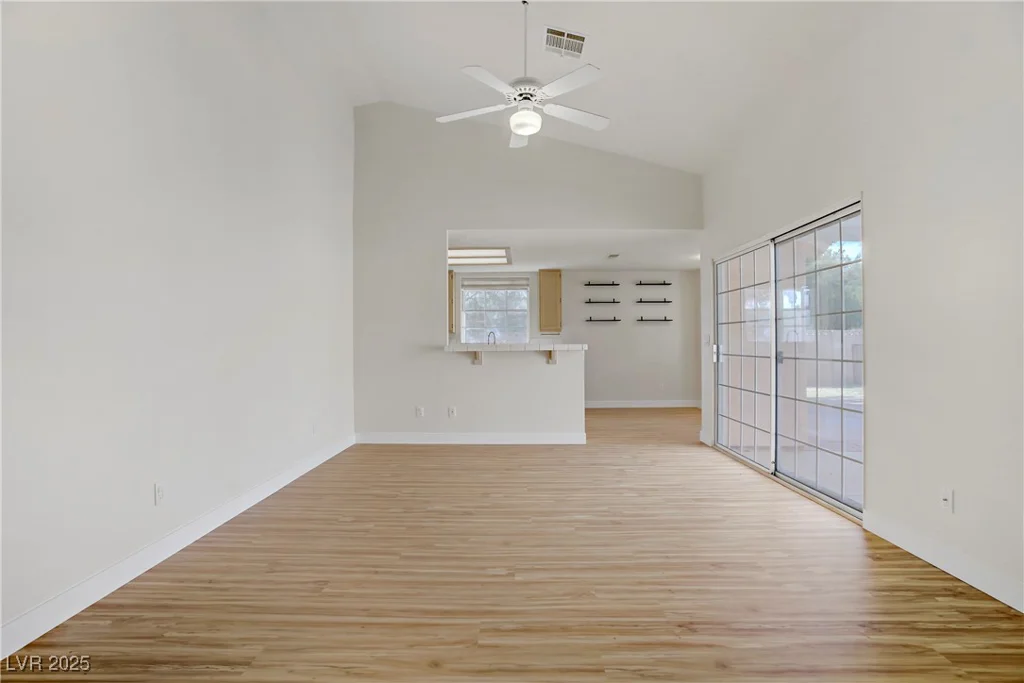 6332 Sierra Pines, Las Vegas, NV 89130