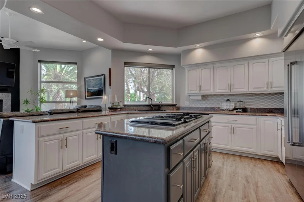 4594 Blue Mesa, Las Vegas, NV 89129