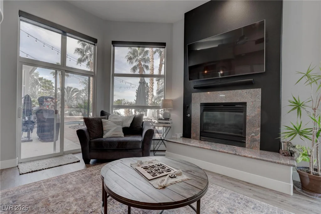 4594 Blue Mesa, Las Vegas, NV 89129