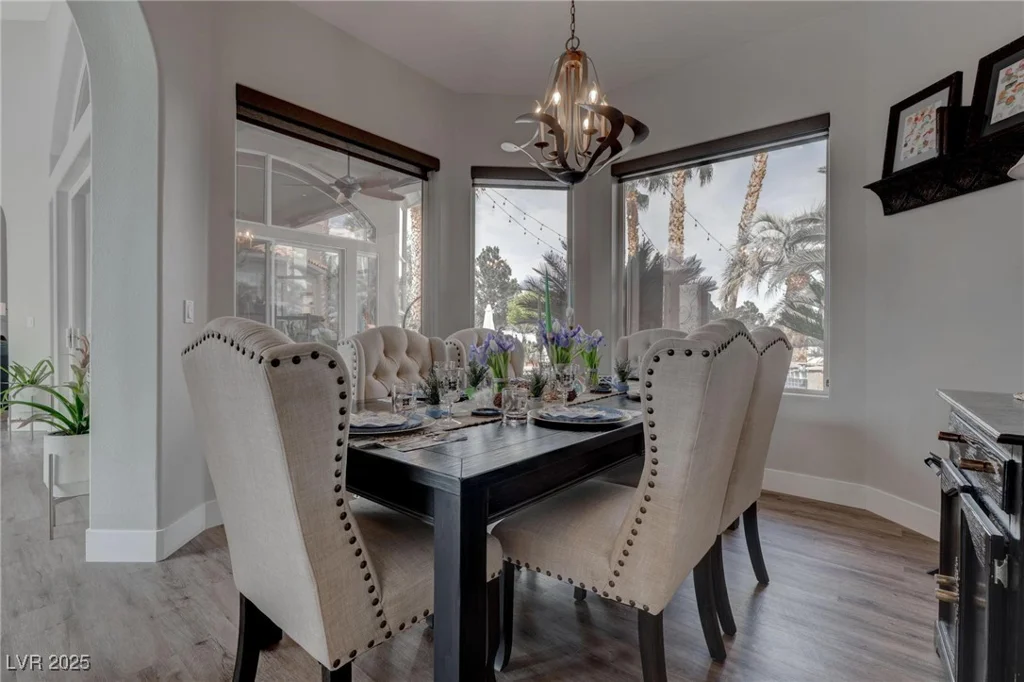 4594 Blue Mesa, Las Vegas, NV 89129