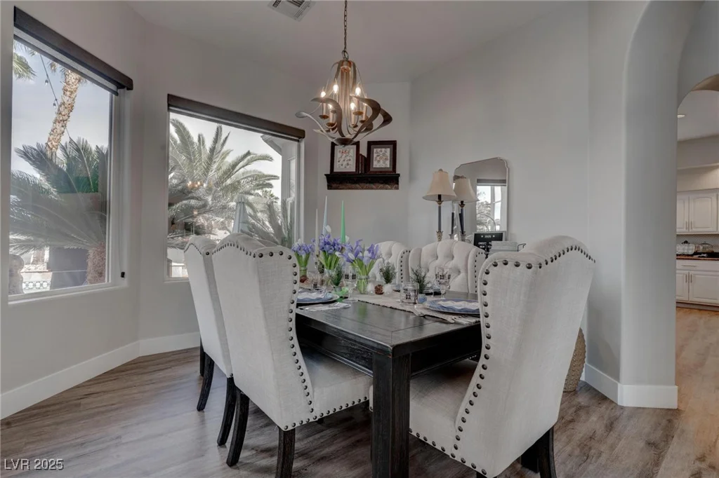 4594 Blue Mesa, Las Vegas, NV 89129