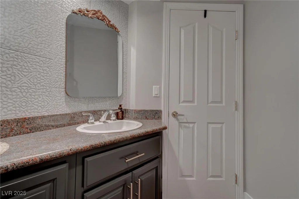 4594 Blue Mesa, Las Vegas, NV 89129