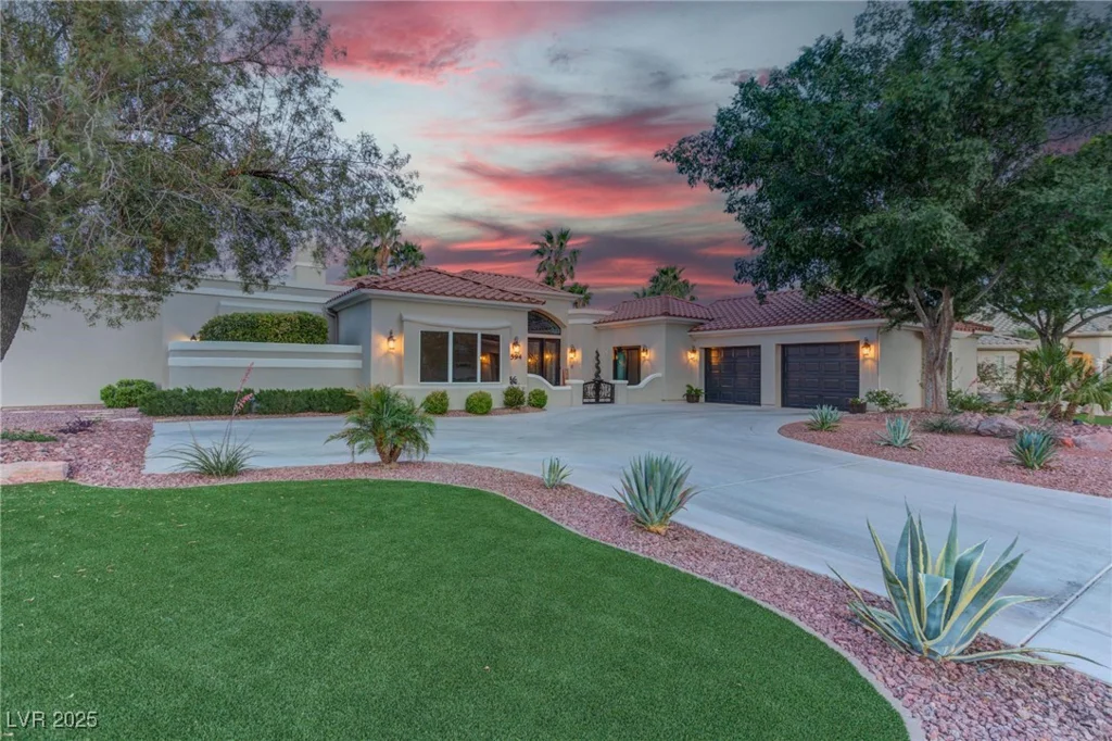 4594 Blue Mesa, Las Vegas, NV 89129