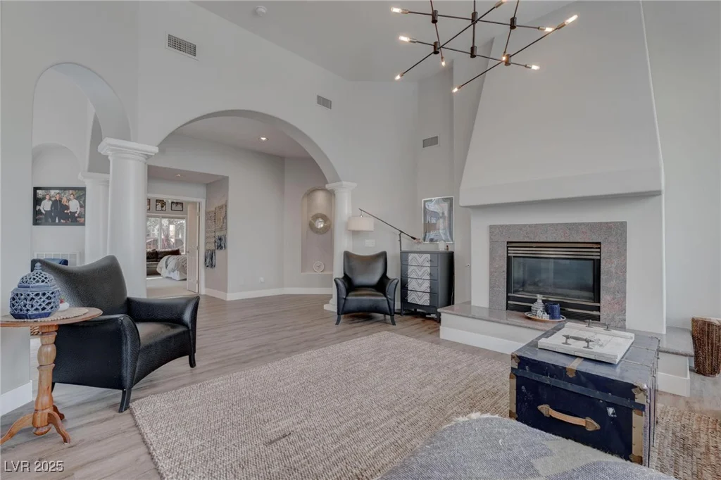 4594 Blue Mesa, Las Vegas, NV 89129