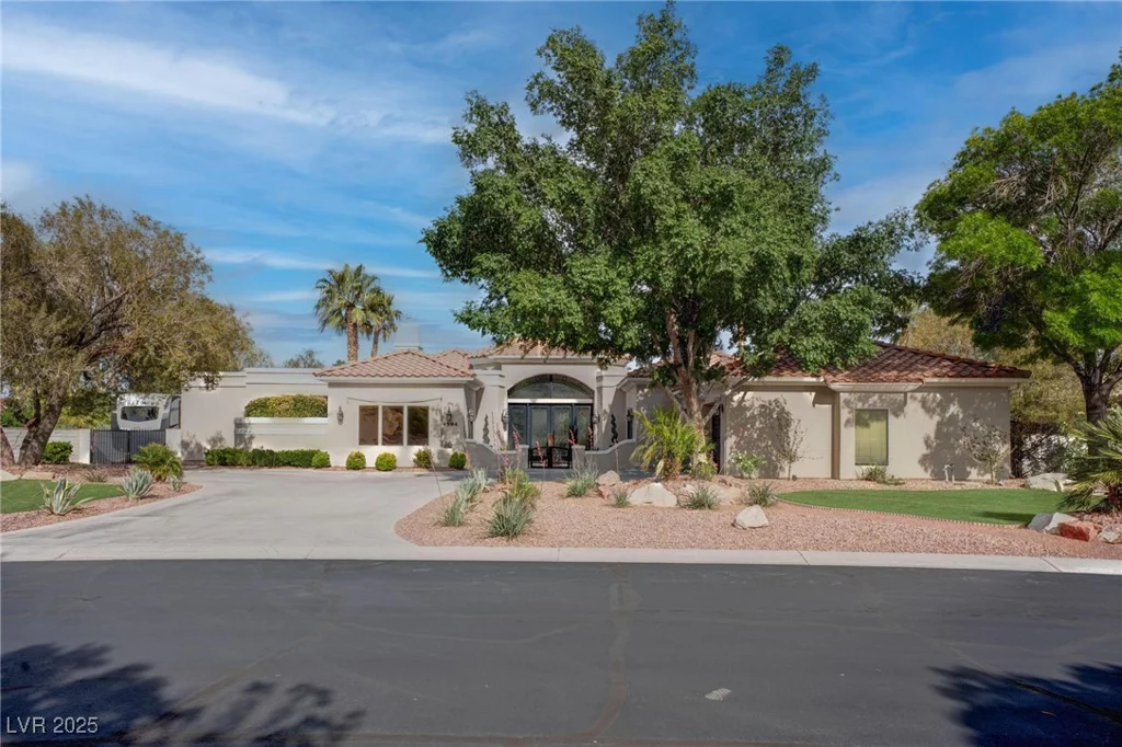4594 Blue Mesa, Las Vegas, NV 89129