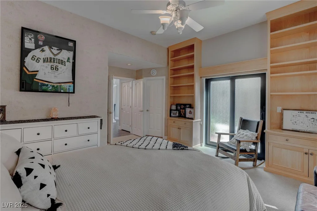 4594 Blue Mesa, Las Vegas, NV 89129