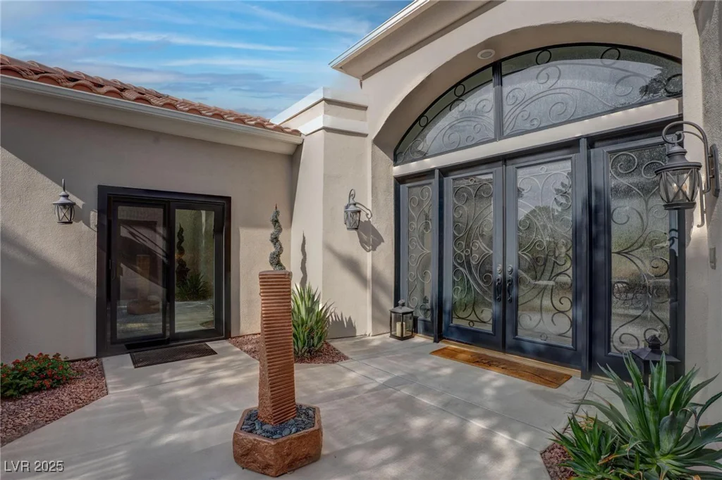 4594 Blue Mesa, Las Vegas, NV 89129