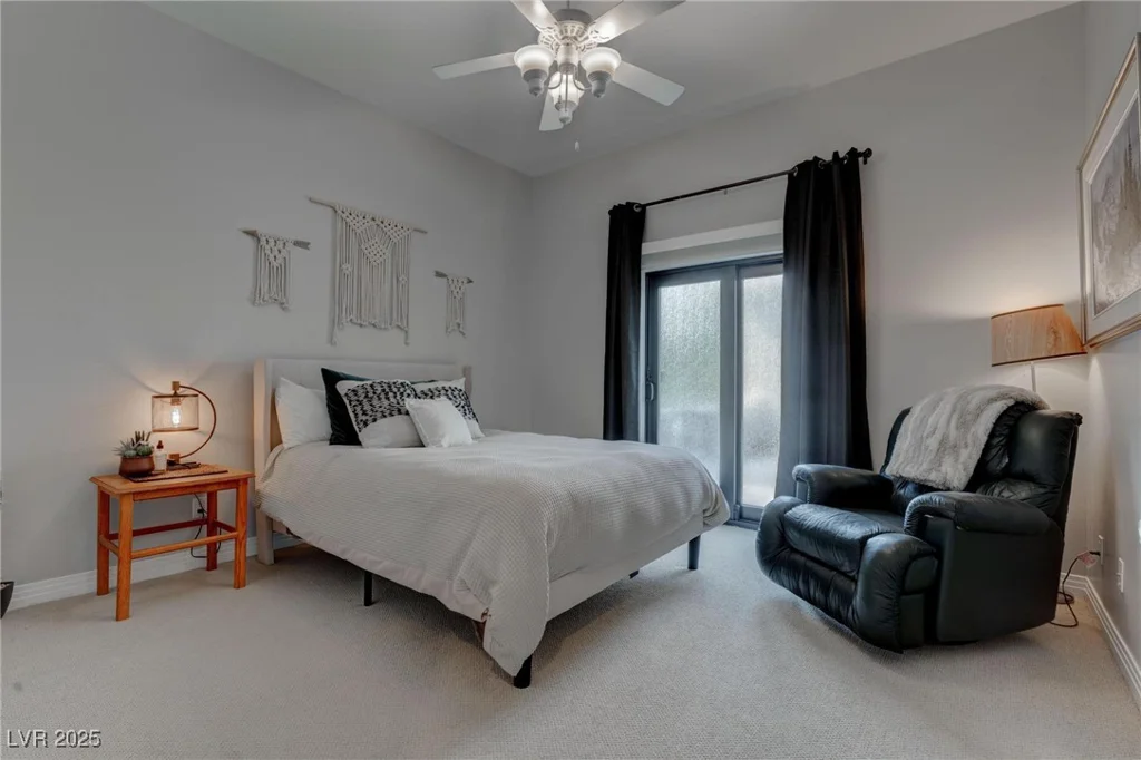 4594 Blue Mesa, Las Vegas, NV 89129
