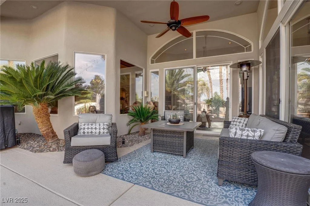 4594 Blue Mesa, Las Vegas, NV 89129