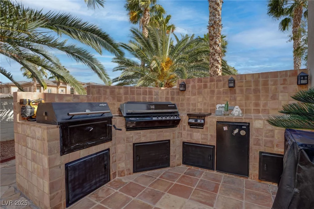 4594 Blue Mesa, Las Vegas, NV 89129