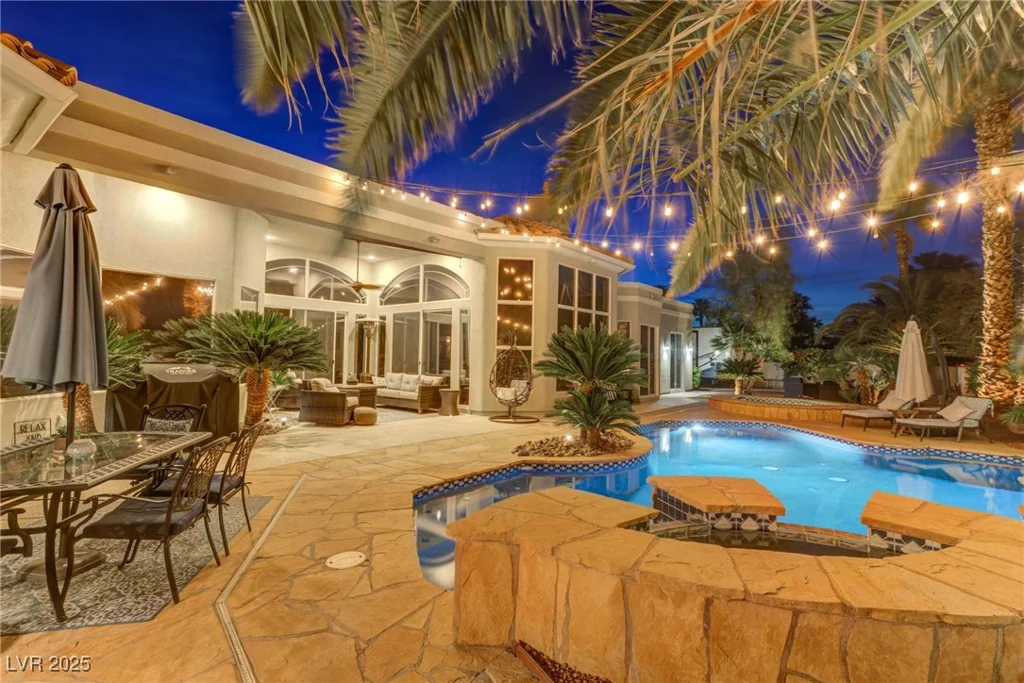 4594 Blue Mesa, Las Vegas, NV 89129