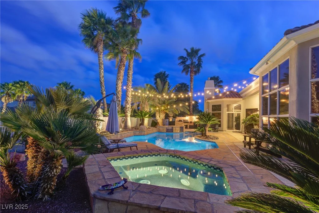 4594 Blue Mesa, Las Vegas, NV 89129