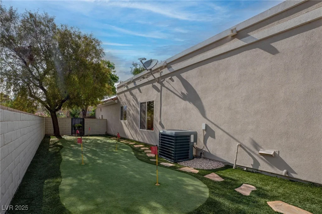 4594 Blue Mesa, Las Vegas, NV 89129