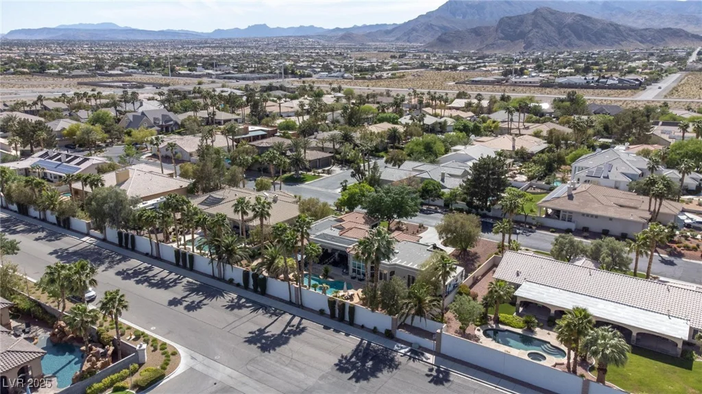 4594 Blue Mesa, Las Vegas, NV 89129