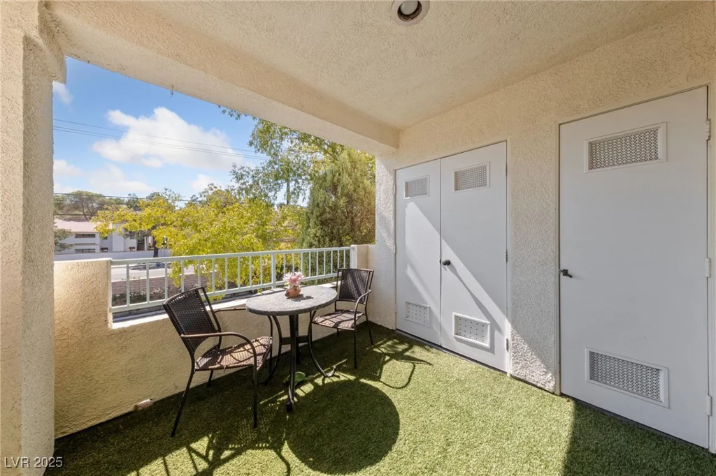 4865 Torrey Pines, Las Vegas, NV 89103