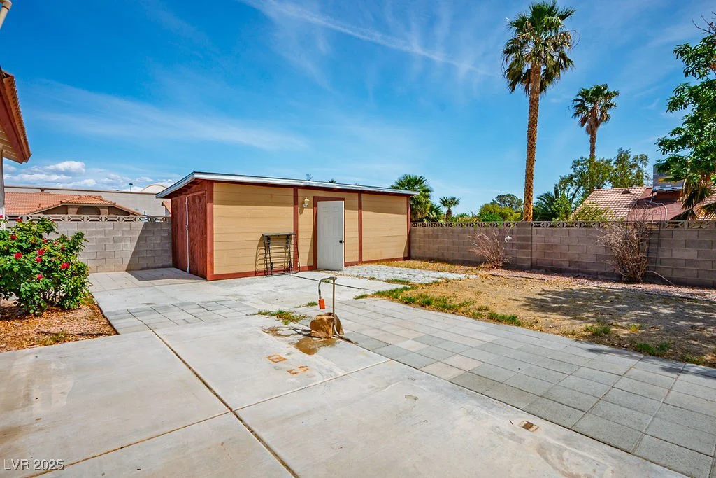 3016 Light Wind, Las Vegas, NV 89108