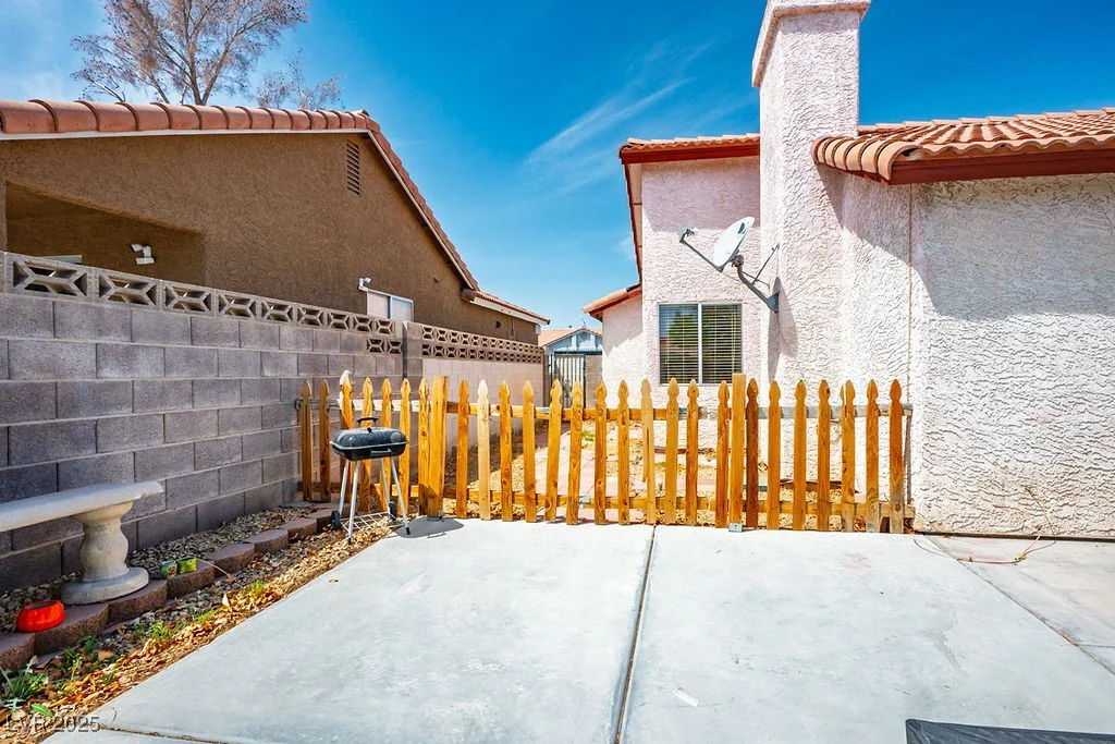 3016 Light Wind, Las Vegas, NV 89108