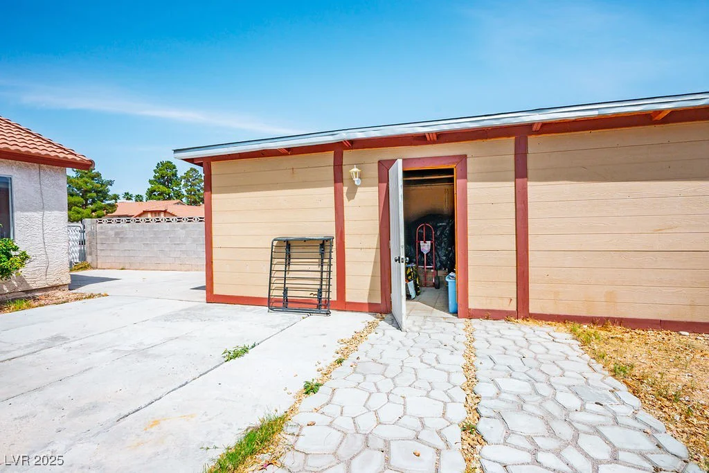 3016 Light Wind, Las Vegas, NV 89108